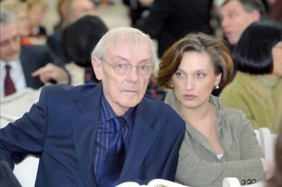 Биография николая лаврова личная жизнь Его последней любовью стала костюмерша на 50 лет моложе. Личная жизнь и карьера 