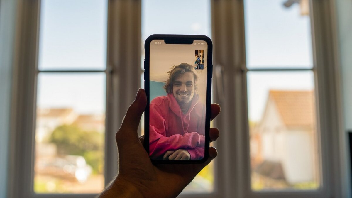 На iOS 15 можно общаться по FaceTime с пользователями Windows и Android.  Рассказываем, как это сделать | SRSLY | Дзен