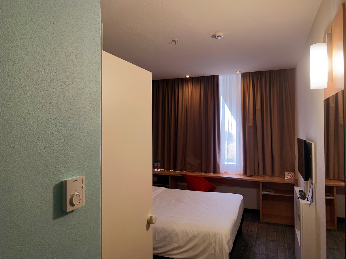 Вид от входа