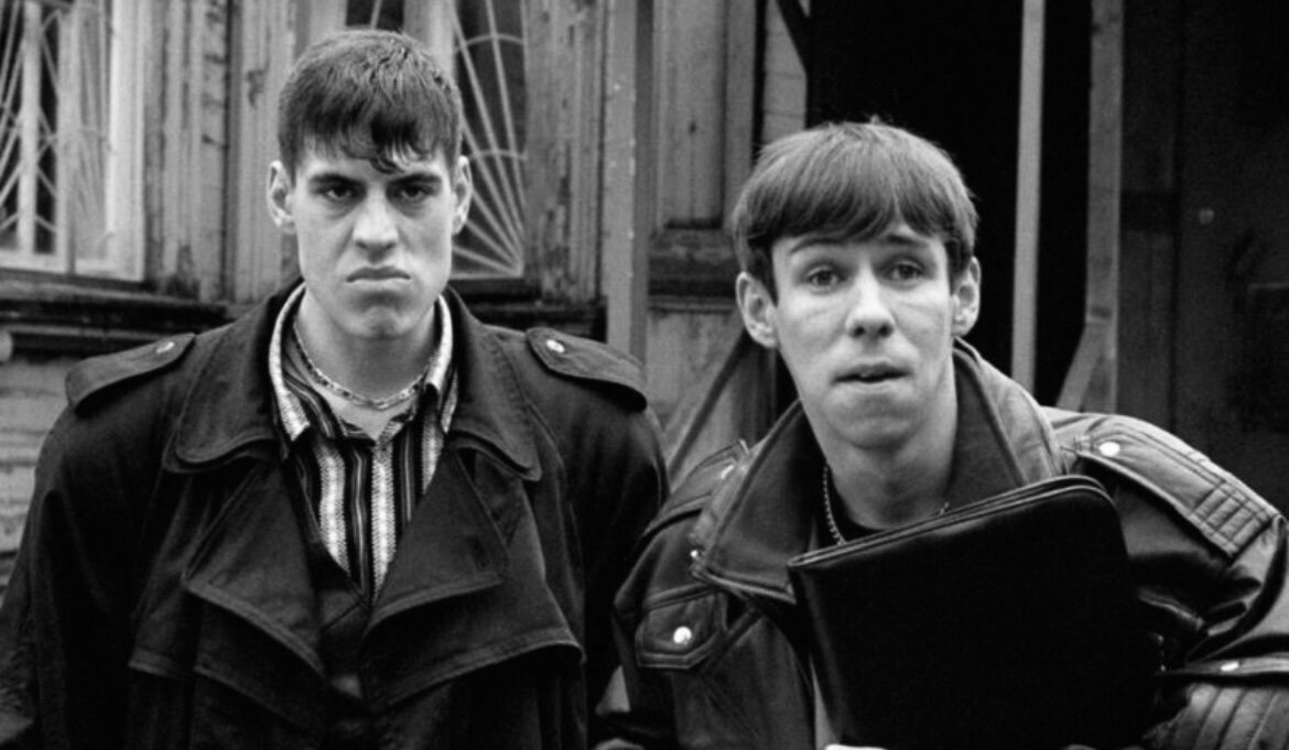 Дмитрий Дюжев и Алексей Панин в фильме Алексея Балабанова «Жмурки». Правда, озвучивал Панина в этом фильме Юрий Гальцев