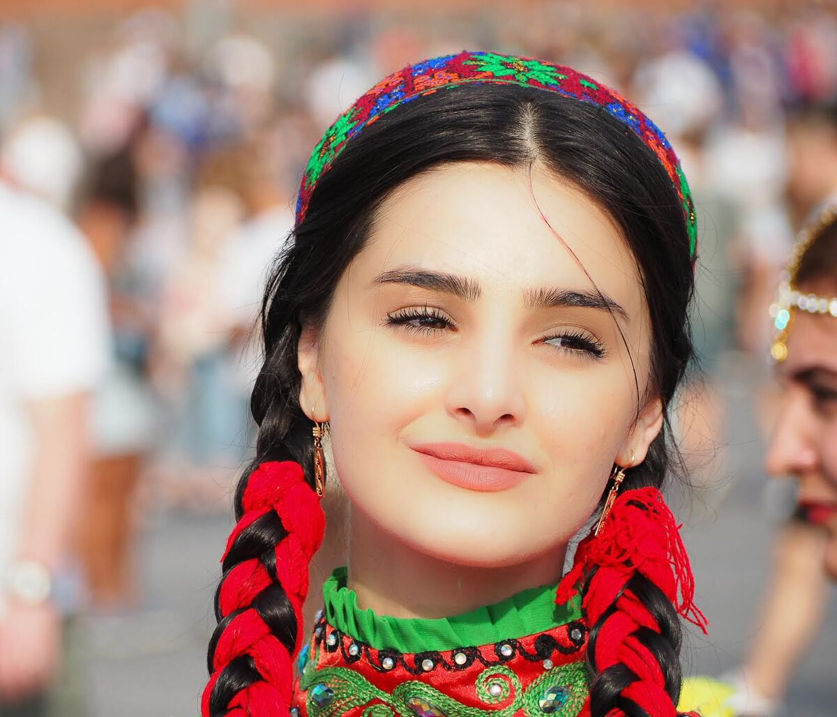 Кто такой памирец. Нодира Ахмедова актриса. Памирец нация. Нация памирка. Артистка Тахмина Памирец.