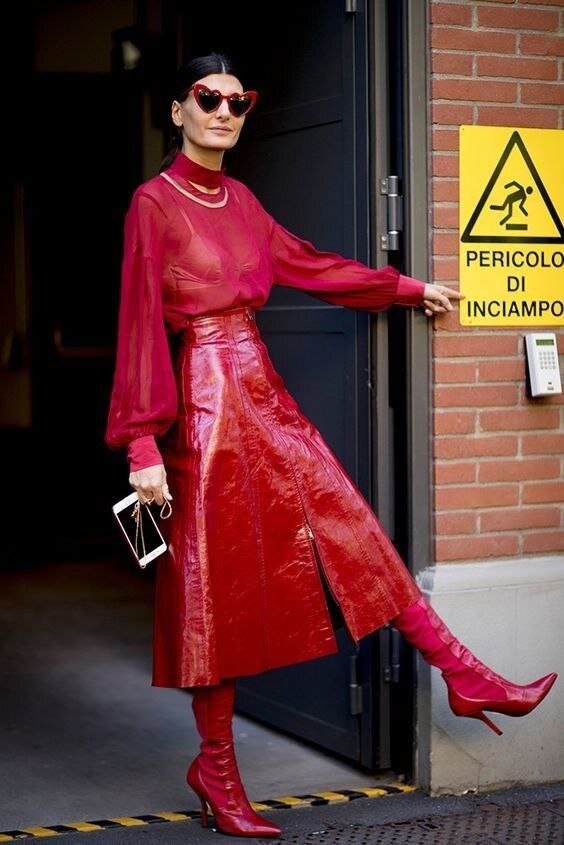 Сегодня говорим о трендовых расцветках. И для затравки я выбрала фото в комплекте total red