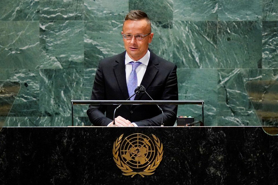     Петер Сийярто  REUTERS