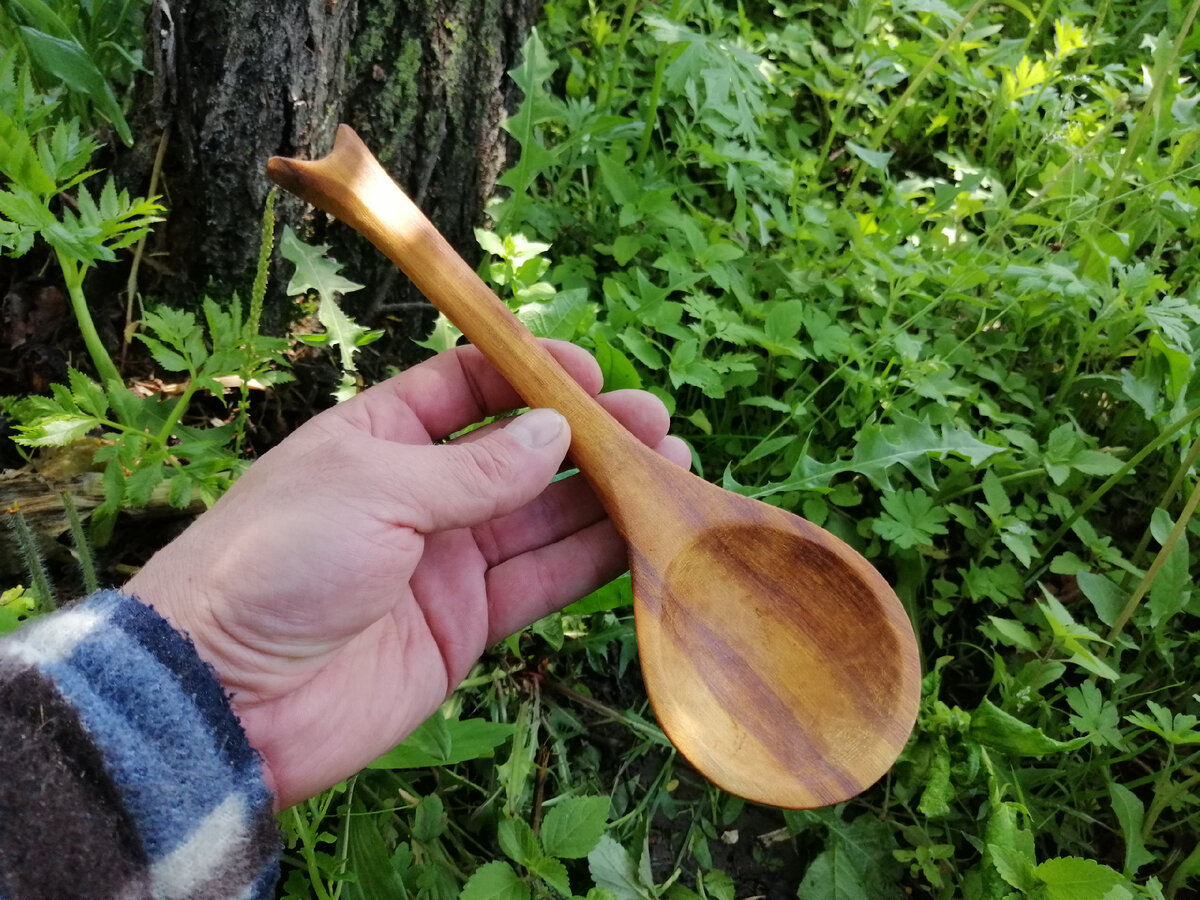 Carving Spoons (Вырезаем ложки из дерева)