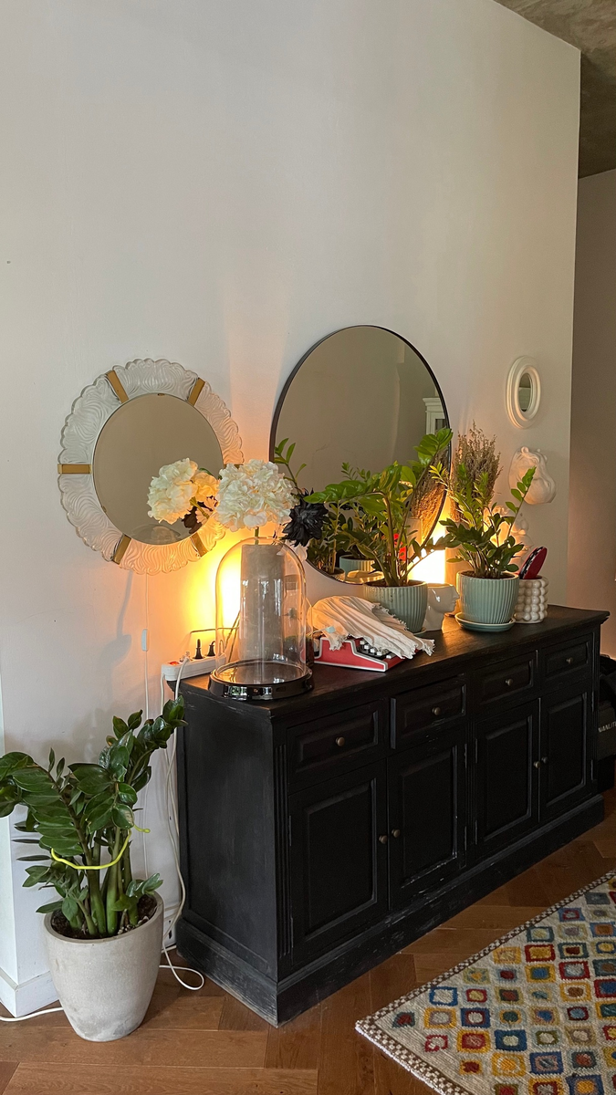 Квартира полна деталей, которые периодически меняют её вид.