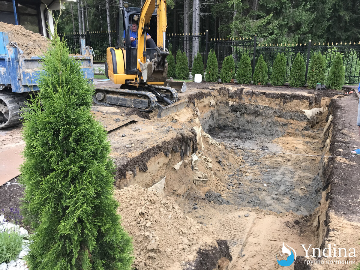 Подготовка котлована к установке чаши бассейна 
