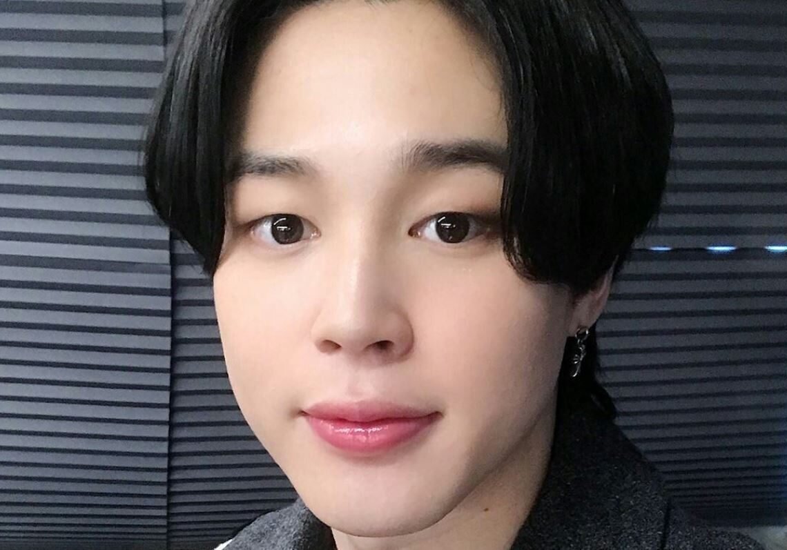 Источник фото https://www.musicmundial.com/en/2022/04/25/a-make-up-artist-quit-working-with-bts-after-falling-in-love-with-jimin/