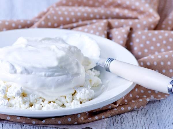 Sir i vrhnje. Источник фото: tasteatlas.com