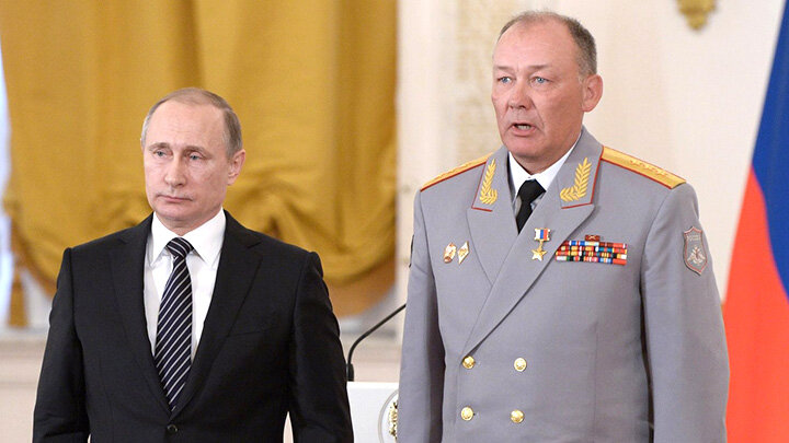 ВЛАДИМИР ПУТИН И ГЕНЕРАЛ-ПОЛКОВНИК АЛЕКСАНДР ДВОРНИКОВ. ФОТО: KREMLIN.RU 