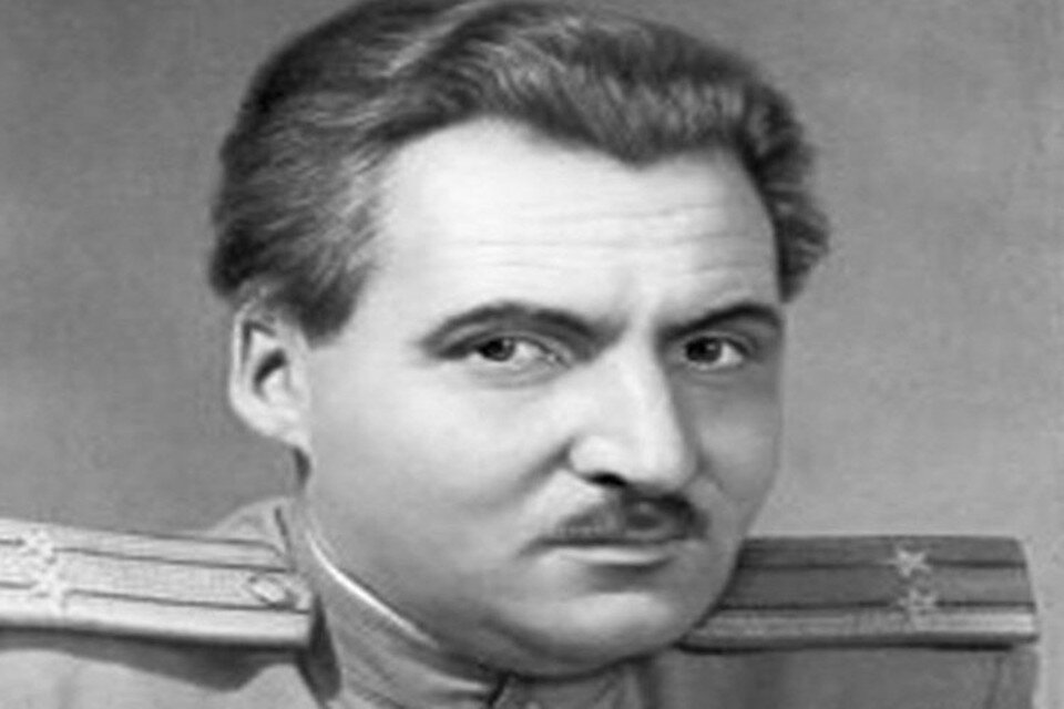     Константин Симонов в годы войны.  Архив "КП"