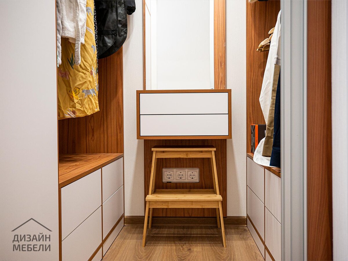 Гардеробная в однушку для молодой семьи с ребенком