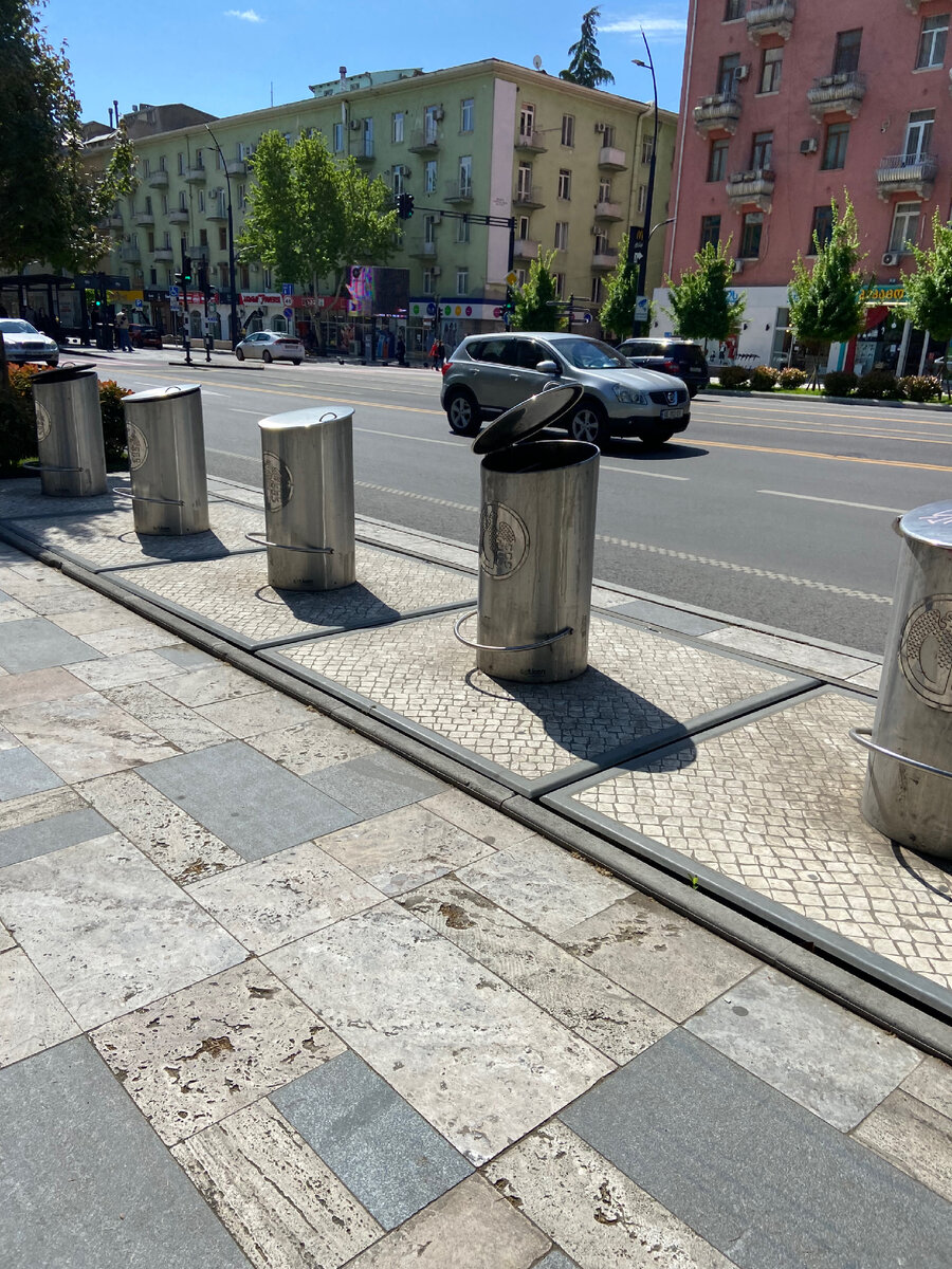 Мусорки в Тбилиси