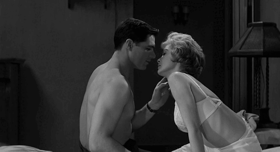 Фрагмент из фильма Альфреда Хичкока «Психо»