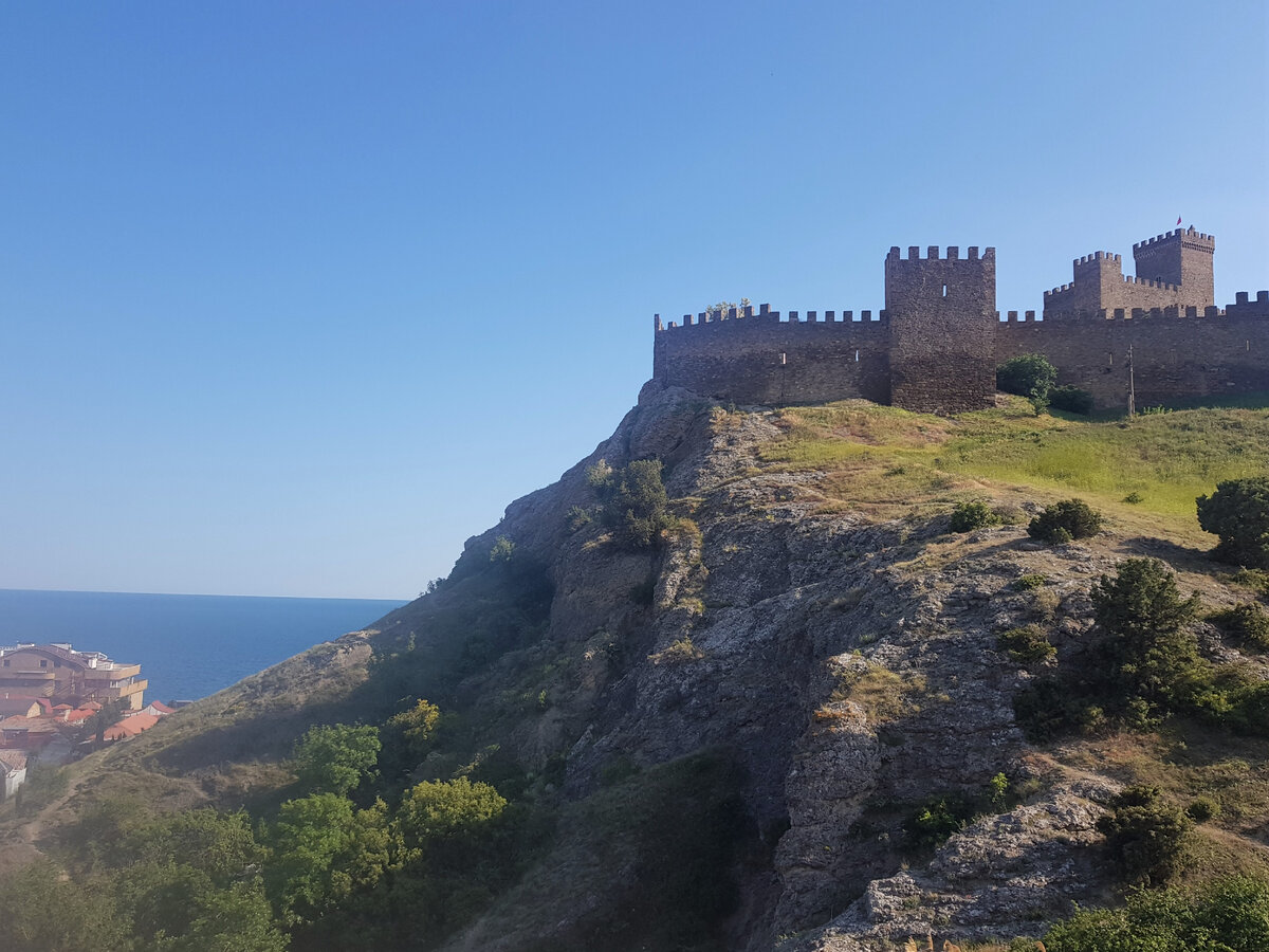 крепость в судаке старые