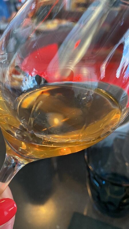 Цвет оранжевого вина