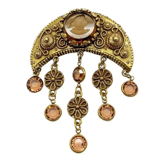 Винтажная брошь Goldette Intaglio Crescent Droplet 1960-х годов
