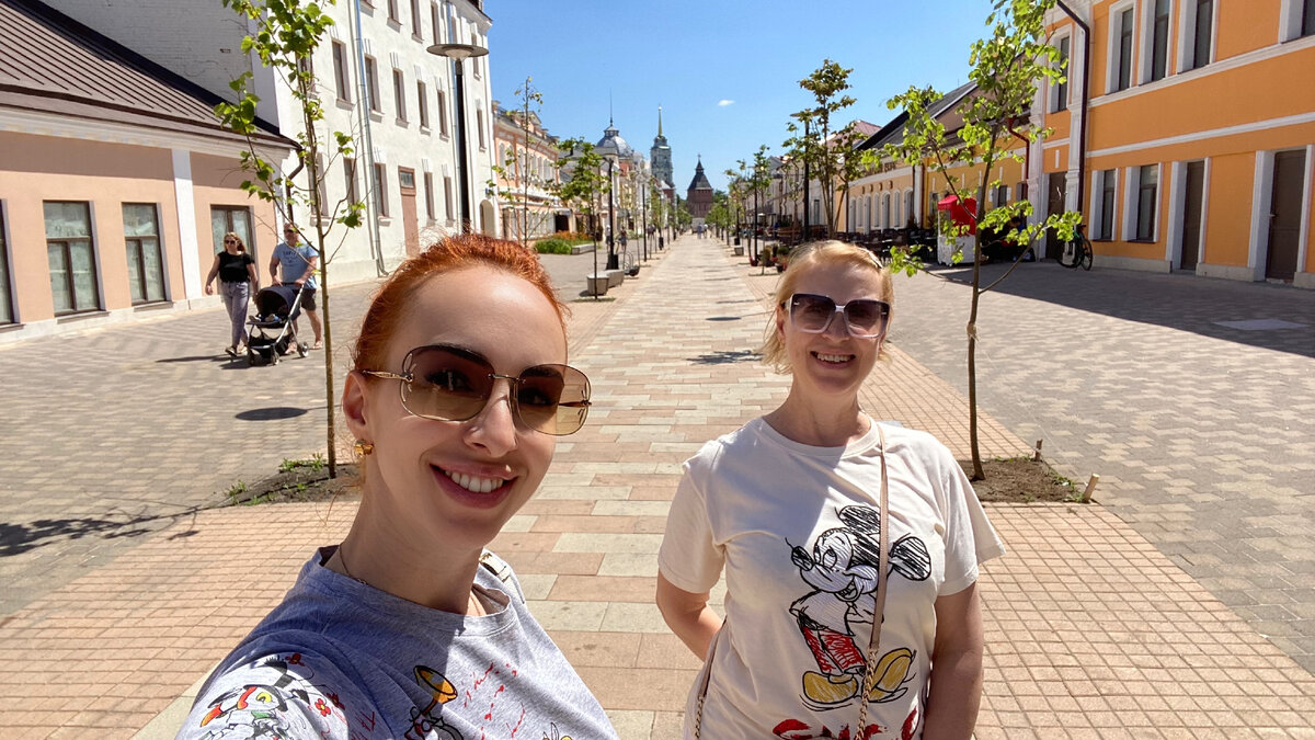 В начале пешеходной улицы Металлистов, июнь 2022.