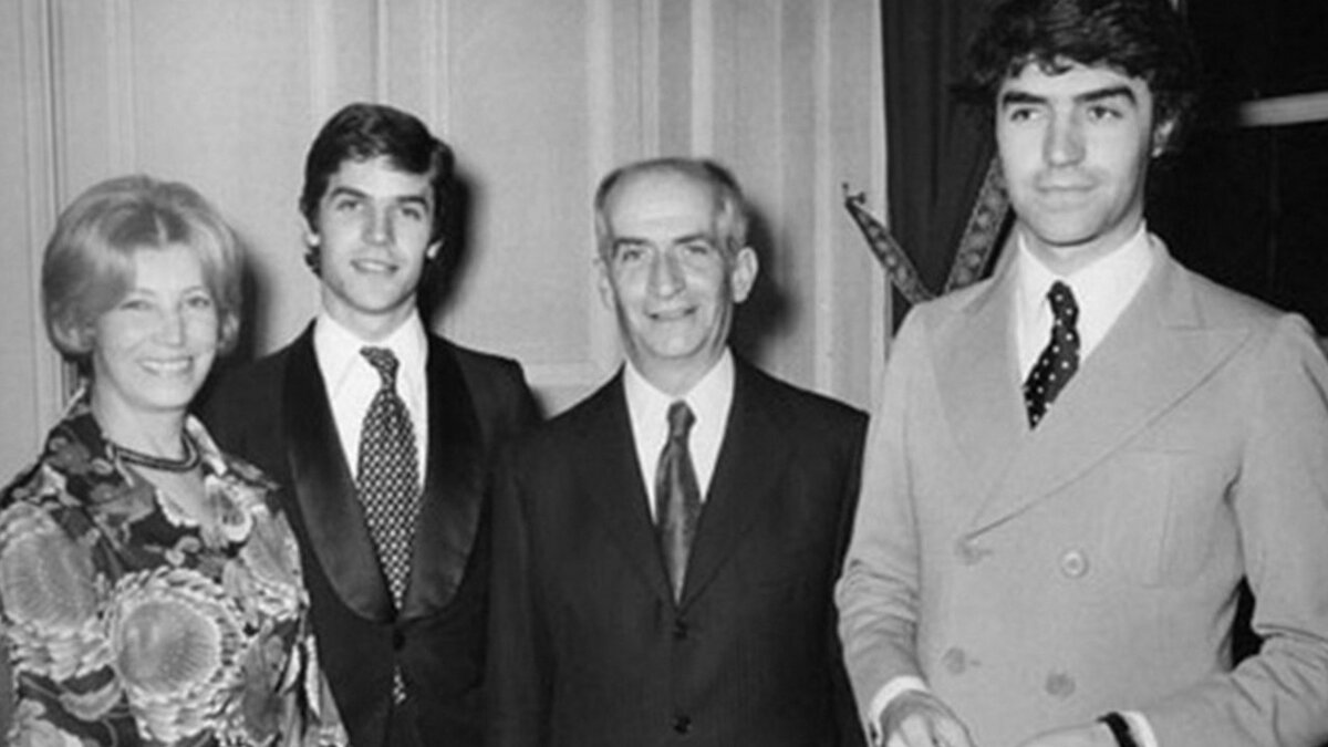 Луи де Фюнес с семьёй