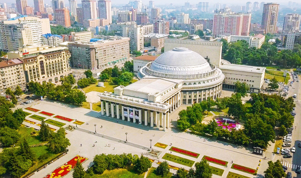 Если холода ты переносишь плохо, лучше отправляться в путешествие с мая по сентябрь. Фото: Maykova Galina / Shutterstock.com 