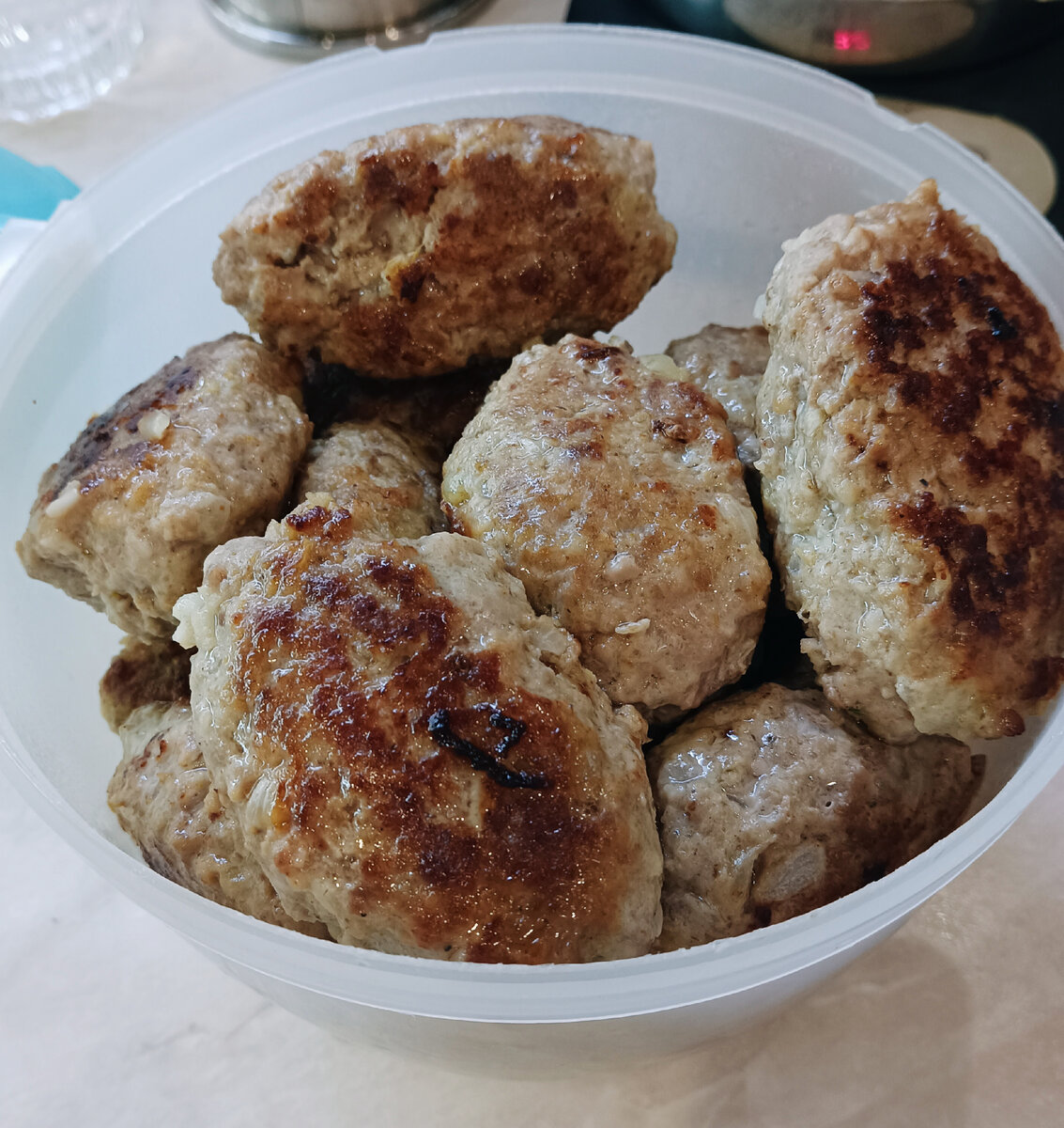 Делюсь секретом приготовления супер пышных котлет! Добавляю в фарш один ингредиент- не догадаетесь какой. Делюсь секретом приготовления супер пышных котлет! Добавляю в фарш один ингредиент- не догадаетесь какой.