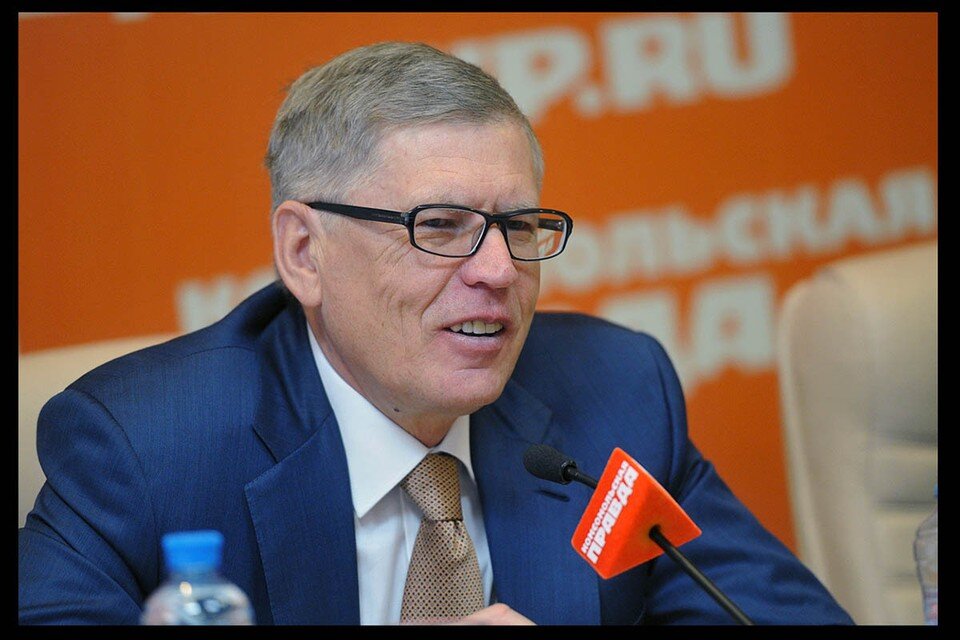     Владимир Сунгоркин прошел путь от простого корреспондента до главного редактора и генерального директора самой популярной в России газеты «Комсомольская правда» Владимир ВЕЛЕНГУРИН