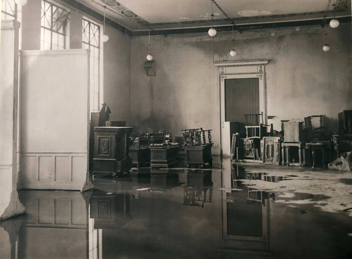 Вид зала во время войны. 1944. Фото Н.И. Свищёва-Паолы. Отдел рукописей ГМИИ им. А.С. Пушкина