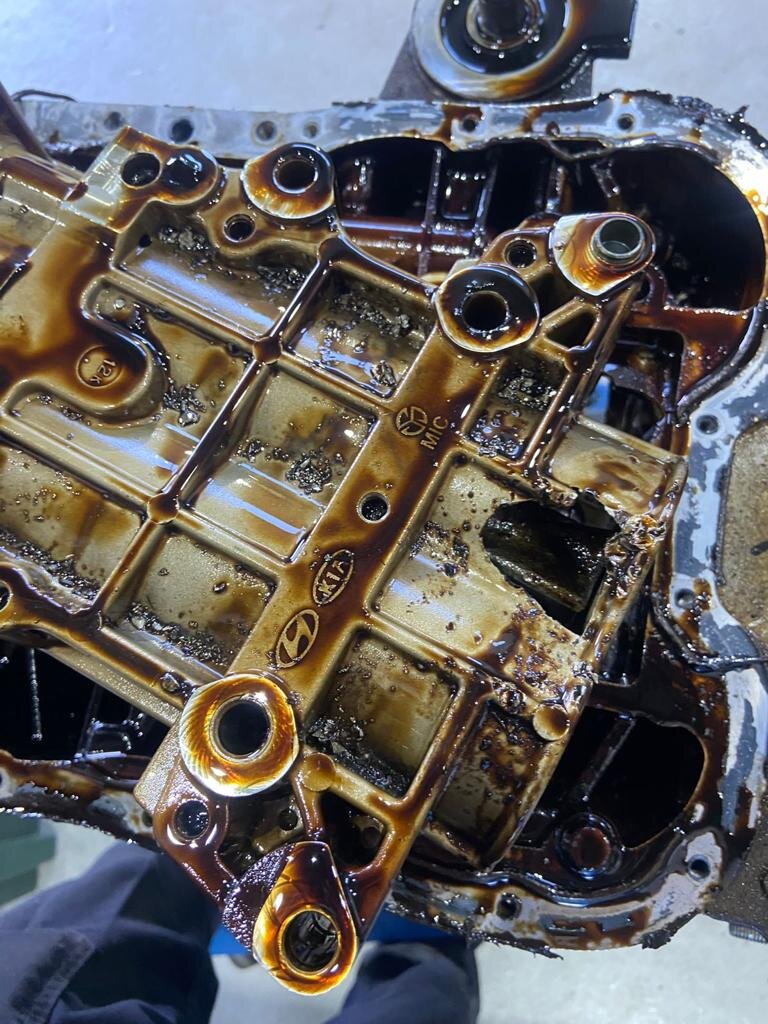 Пробило двигатель G4KE Hyundai Santa Fe на шоссе | Автосервис ...