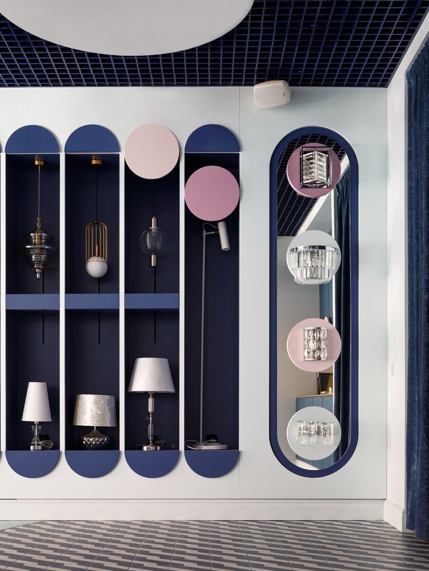 Стенды-трансформеры длядемонстрации продукции разработаны по эскизам дизайнеров.