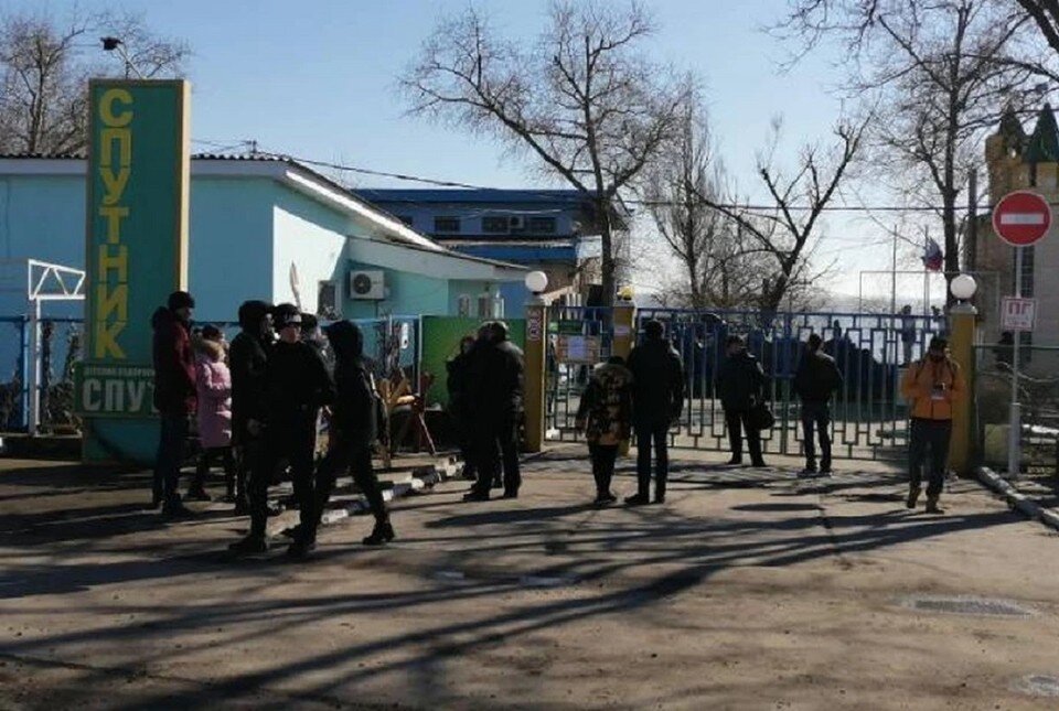     Таможенные процедуры на границе прекращены с 10:15 утра 5 октября 2022 года. Артур СЕЛИМОВ
