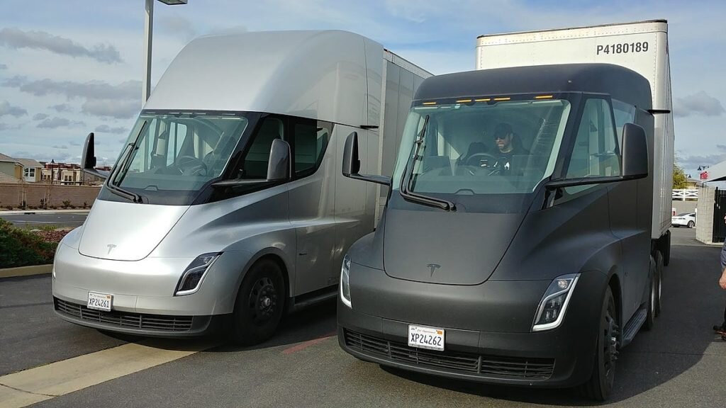 Грузовики Tesla Semi