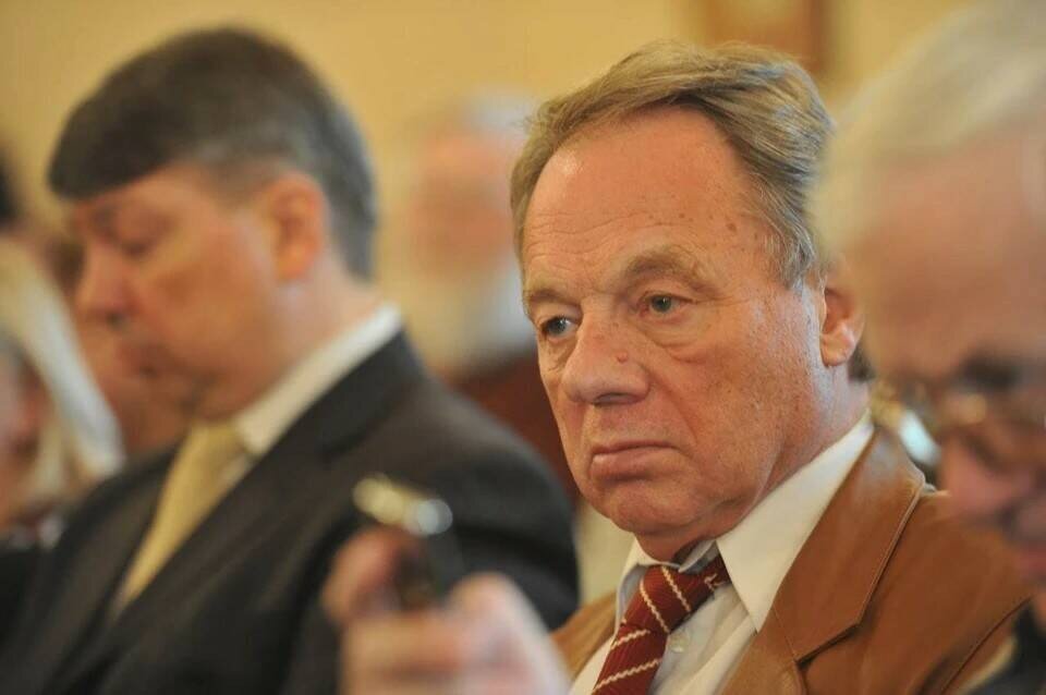     Главред "Московского комсомольца" Гусев: журналист Попцов "много сделал для новой России" Владимир ВЕЛЕНГУРИН