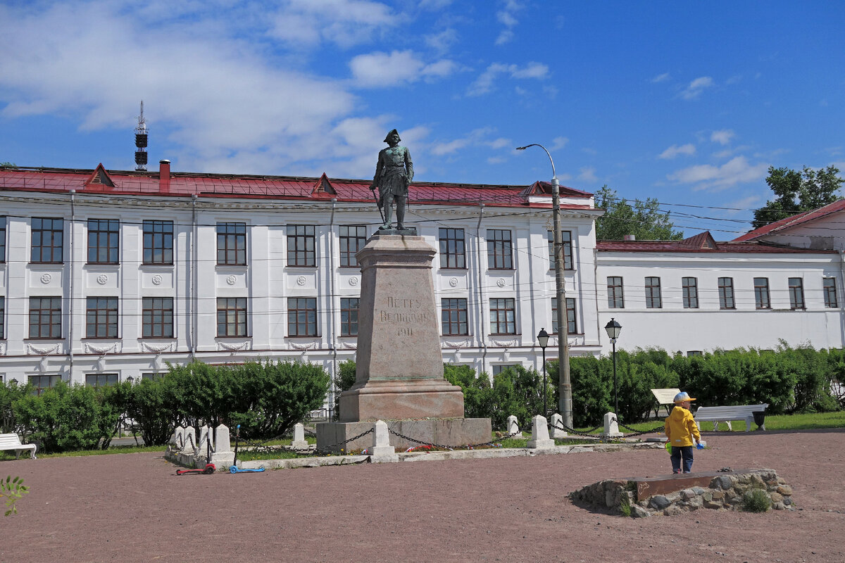 Памятник Петру Первому