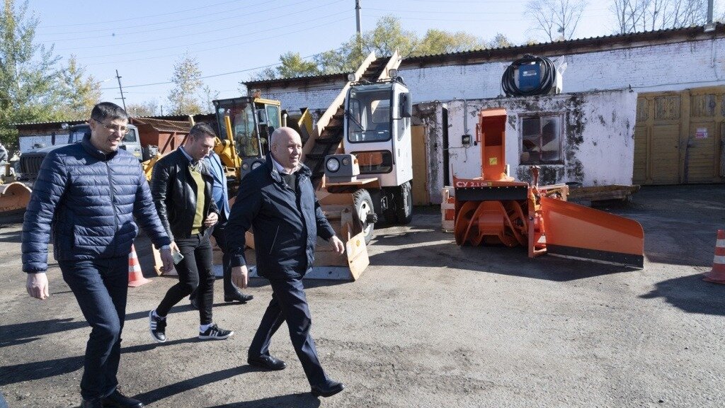 Логотип рыбодобывающей компании. Машины муп юг. Транспортная компания юг. Муп транспортная компания южно-сахалинск. Муп юг южный.