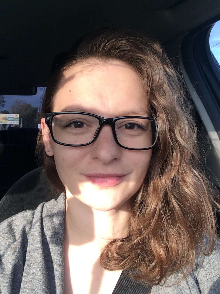 ещё молодая и амбициозная Женя