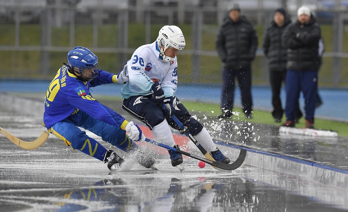 БЕНДИ игра хоккей. Bandy хоккей с мячом. Рус БЕНДИ хоккей с мячом. Хоккеист БЕНДИ. Бенди расписание игр