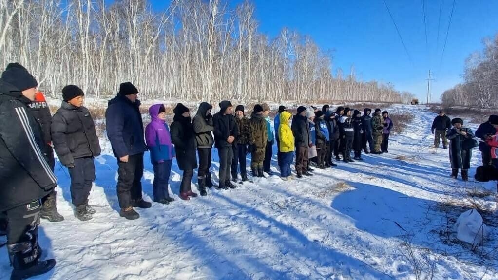     Туристический марш-бросок среди школ района «Тропа Победы» возобновлен. Прибыло и приняло участие шесть команд школ.