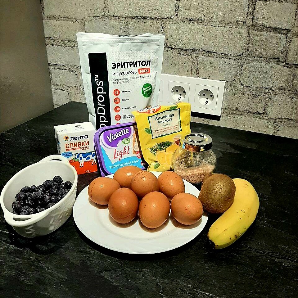 Используемые ингредиенты для приготовления меренгового рулета