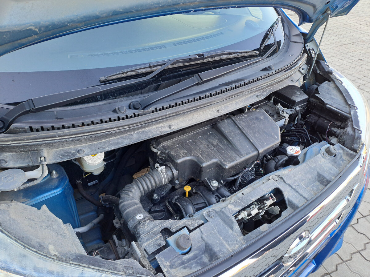 Фото подкапотного пространства в Nissan DAYZ 660 Highway Star