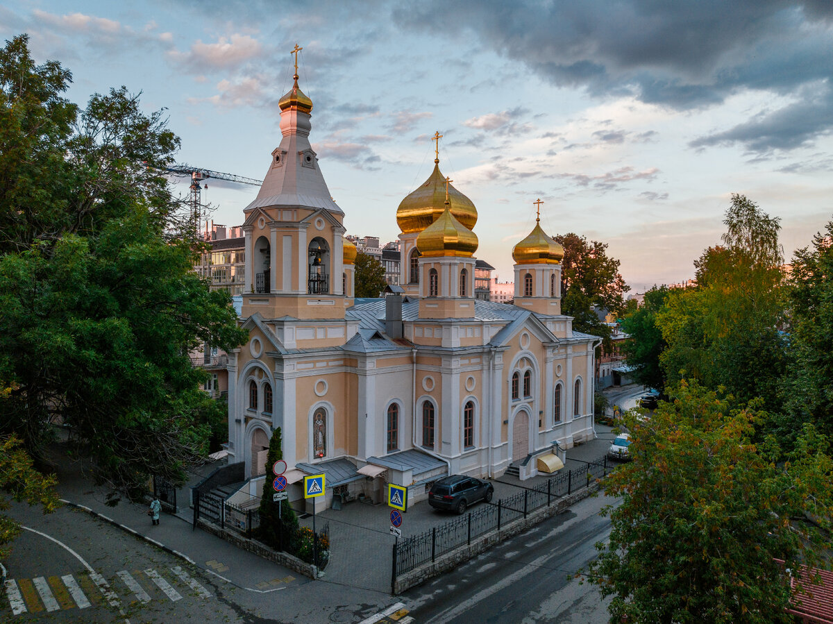 храм трех святителей в раменках