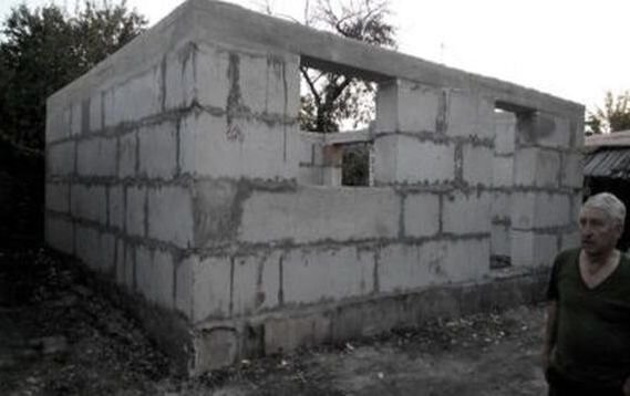 Дом из бетонных блоков