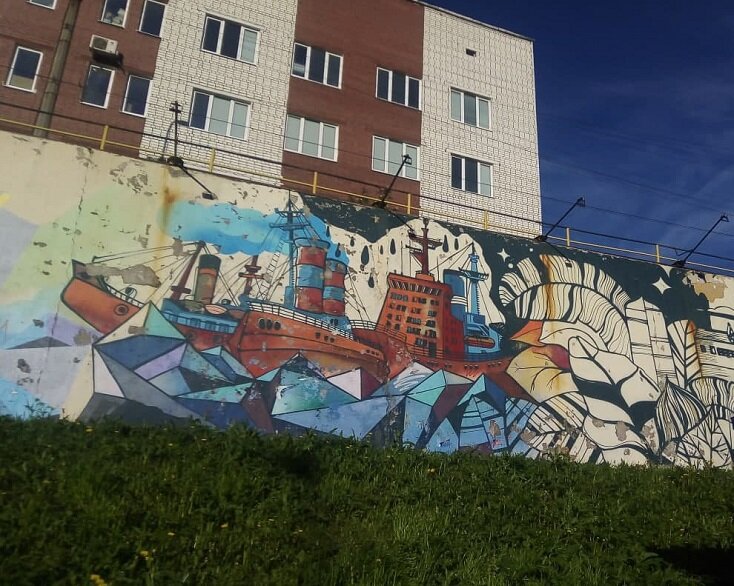 Сложно пройти мимо и не рассмотреть в подробностях.