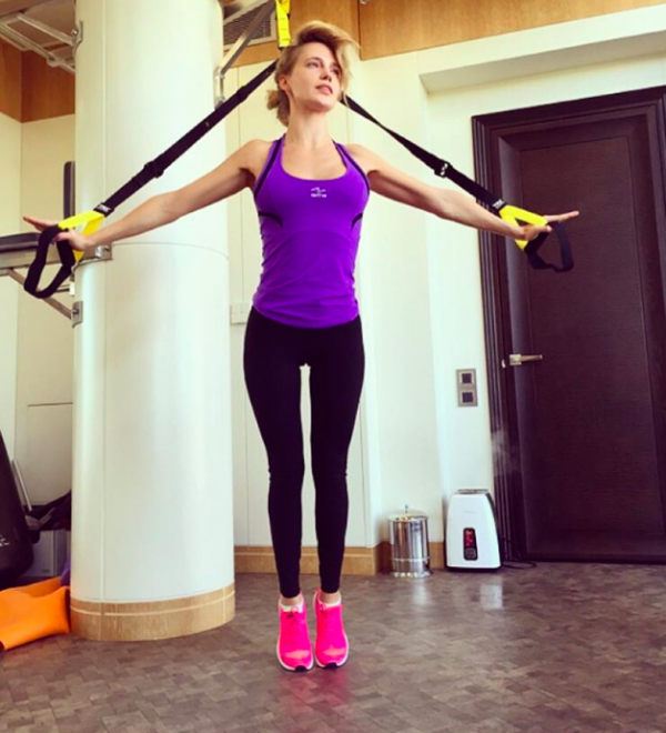 Актриса занимается спортом. Наталья Чистякова-Ионова. Фитнес Ионова Наталья. Наталья Чистякова Ионова спорт. Наталья Чистякова-Ионова тренировки.