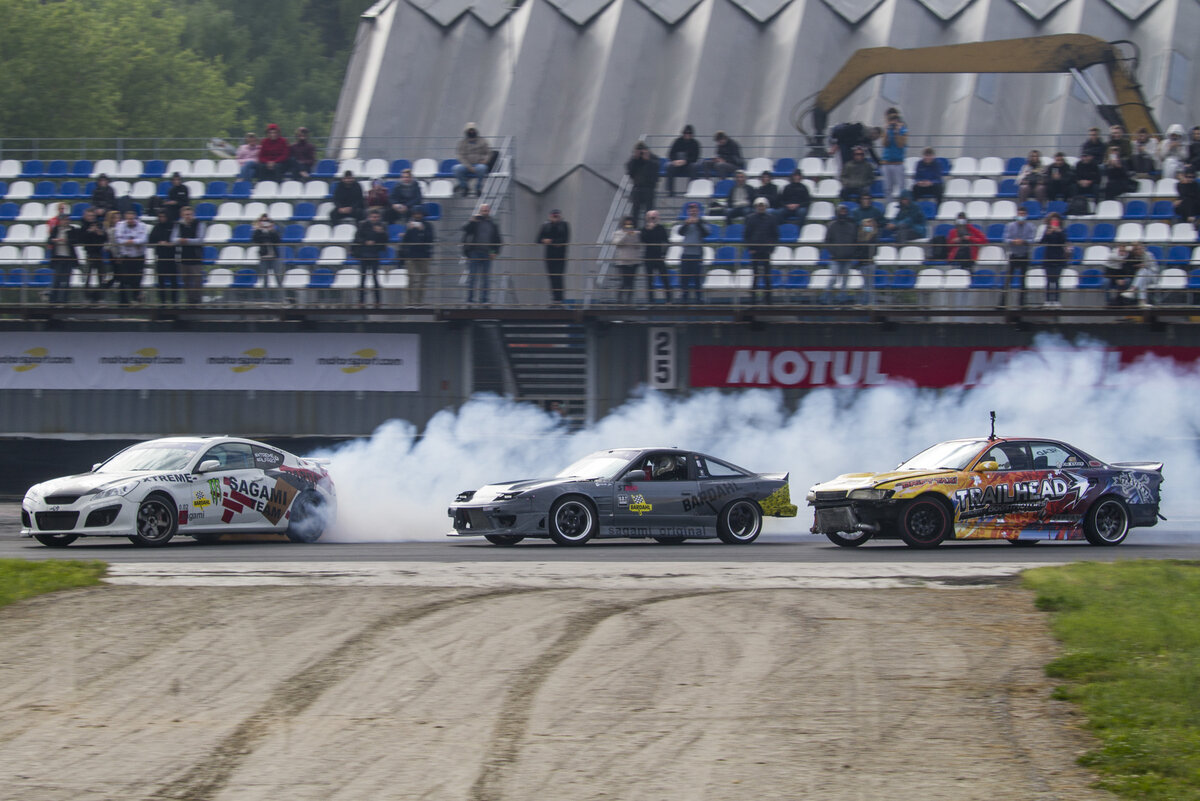 Смотрите как Победа жжет резину под Москвой. Drift Expo Track Mode 2021 |  AAM - Авиа, Авто, Мото | Дзен