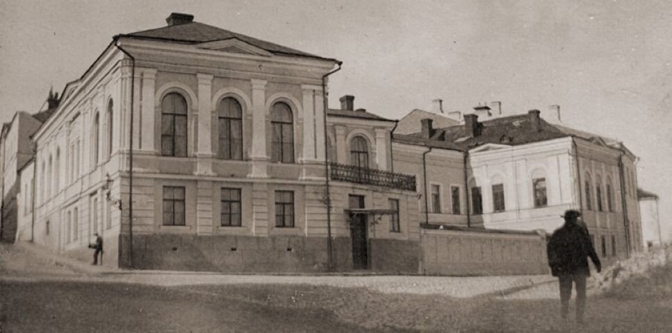 1890 г. Дом Хакмана (бывший дом Сутгофов). На его месте в 107-1909 гг. построен Гранитный дворец