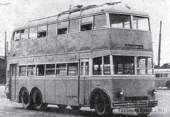 Двухэтажный троллейбус ЯТБ-3 1939 г. выпуска в Москве. Фото: Грузовик Пресс