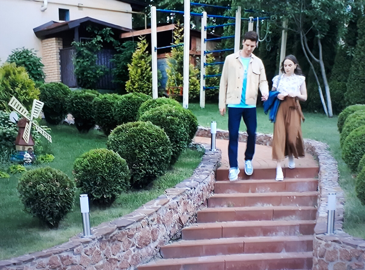 Когда сын нашёл девушку, они оба были в шоке от догадки мамы