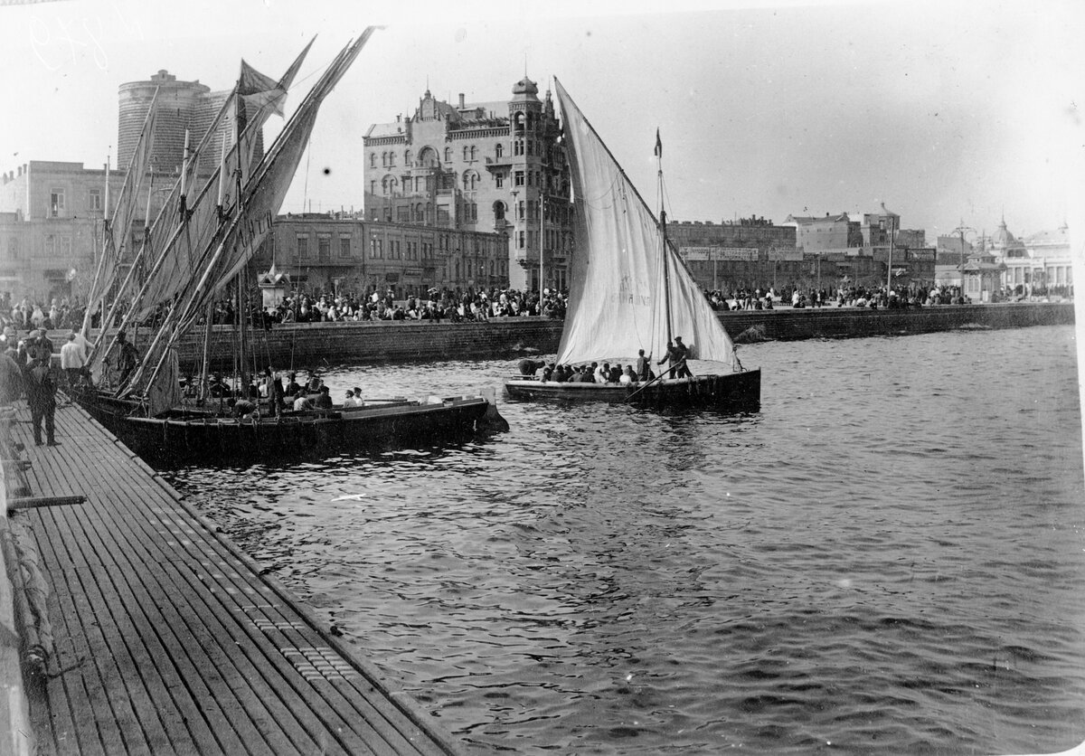 Бульвар в Баку, 1920 год. Фото: Национальное архивное управление Азербайджанской Республики