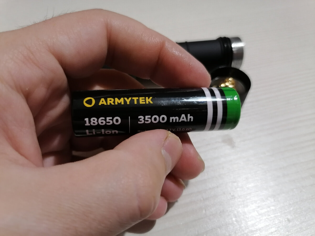 Armytek wizard c2 pro max lr