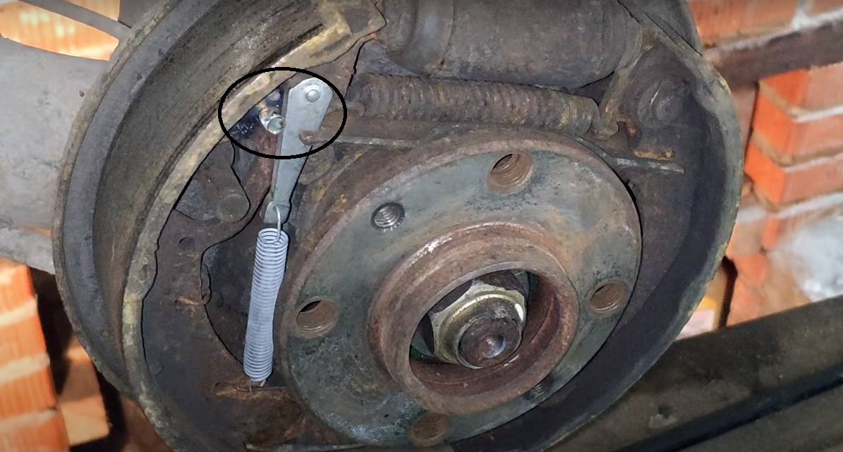 Как установить гидравлический ручной тормоз на заднеприводный автомобиль?