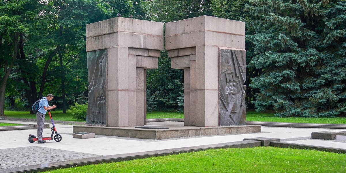 Победа вднх. Мемориал стела врата Победы в Останкино. Врата Победы Останкинский парк. Сквер дивизий Московского народного ополчения. Останкинский памятники Великой Отечественной войны
